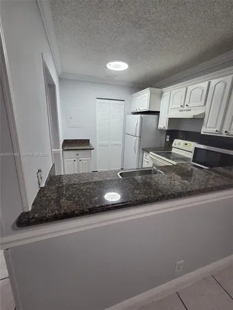 $1,800 | 1150 Northwest 80th Avenue, Unit 205, Margate, FL 33063