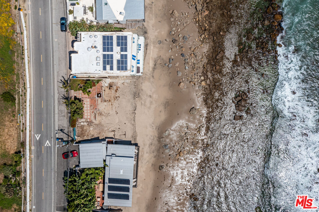 24236 Malibu Road Malibu, CA 90265 - Photo 4 of 15