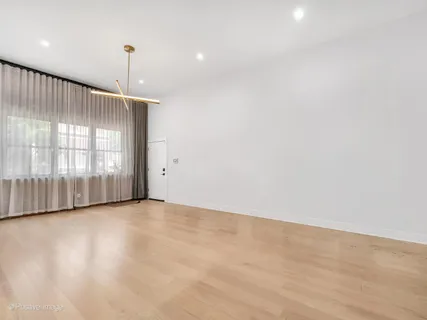 $399,999 | 1803 West Huron Street, Unit 1, Chicago, IL 60622