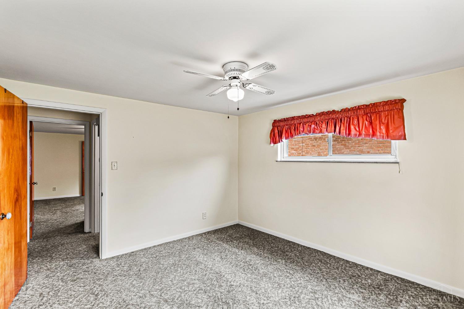 5988 Lawrence Road Cincinnati, OH 45248 - Photo 18 of 26