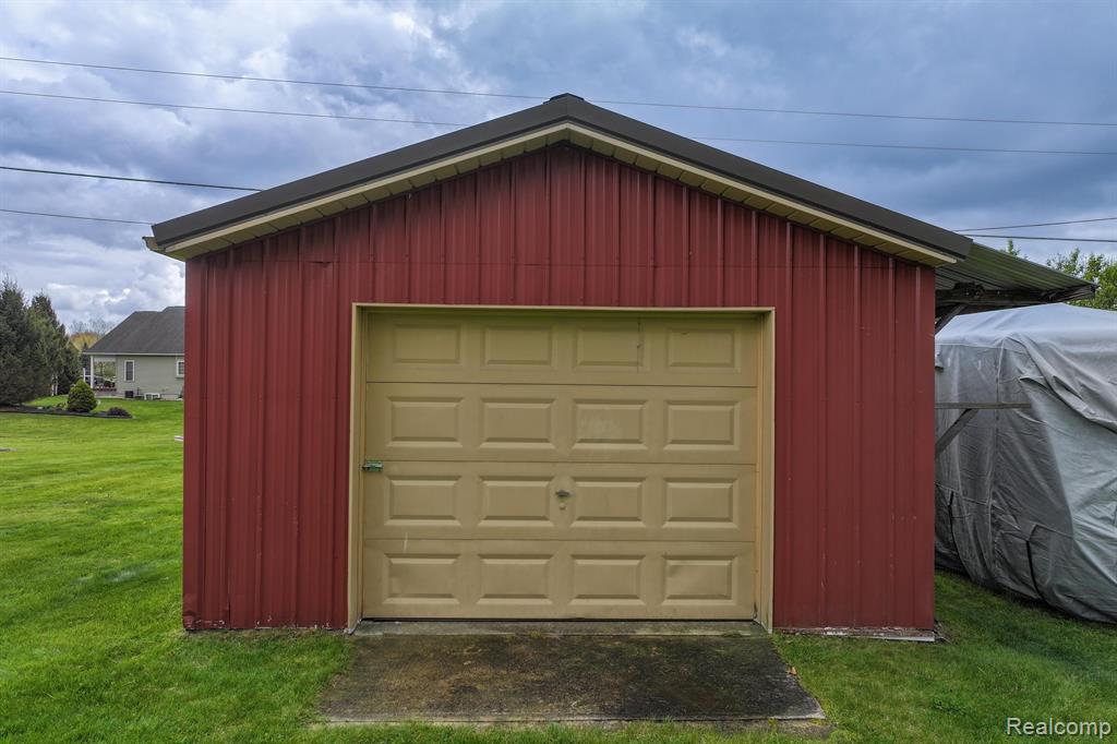 2124 Vernor Road Lapeer, MI 48446 - Photo 34 of 47