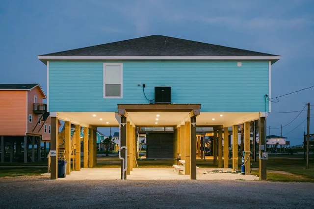 $3,500 | 305 Jettyview Road, Unit A, Surfside Beach, TX 77541