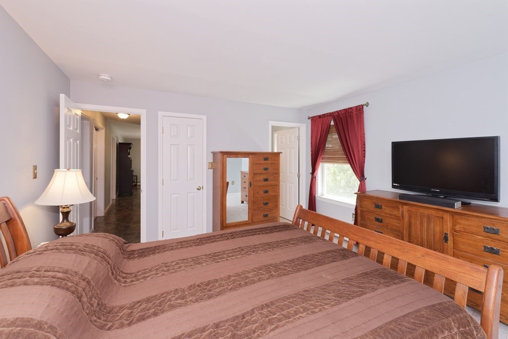 5 Hall Road Webster, MA 01570 - Photo 16 of 31 Gallery Image 16