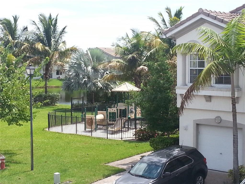 3007 Laurel Ridge Circle, Unit 3007 Riviera Beach, FL 33404 - Photo 3 of 23 Photo 3