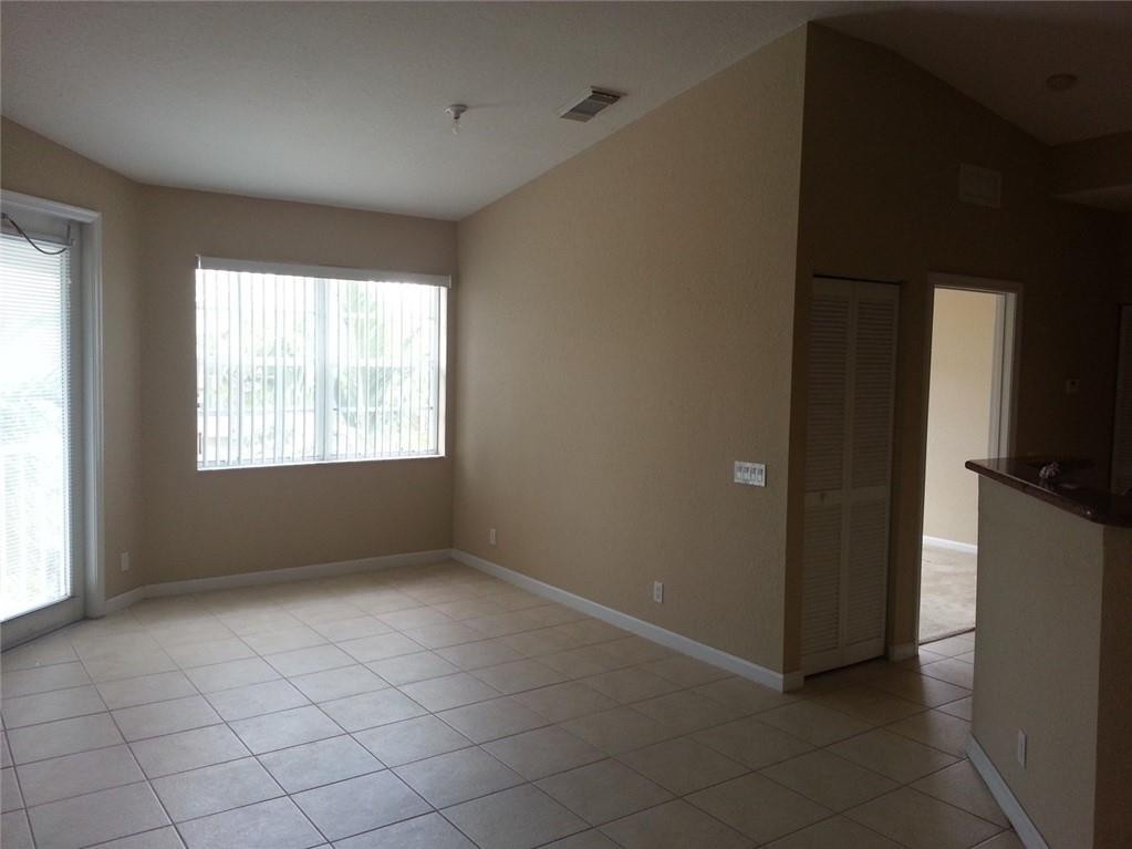 3007 Laurel Ridge Circle, Unit 3007 Riviera Beach, FL 33404 - Photo 4 of 23 Photo 4