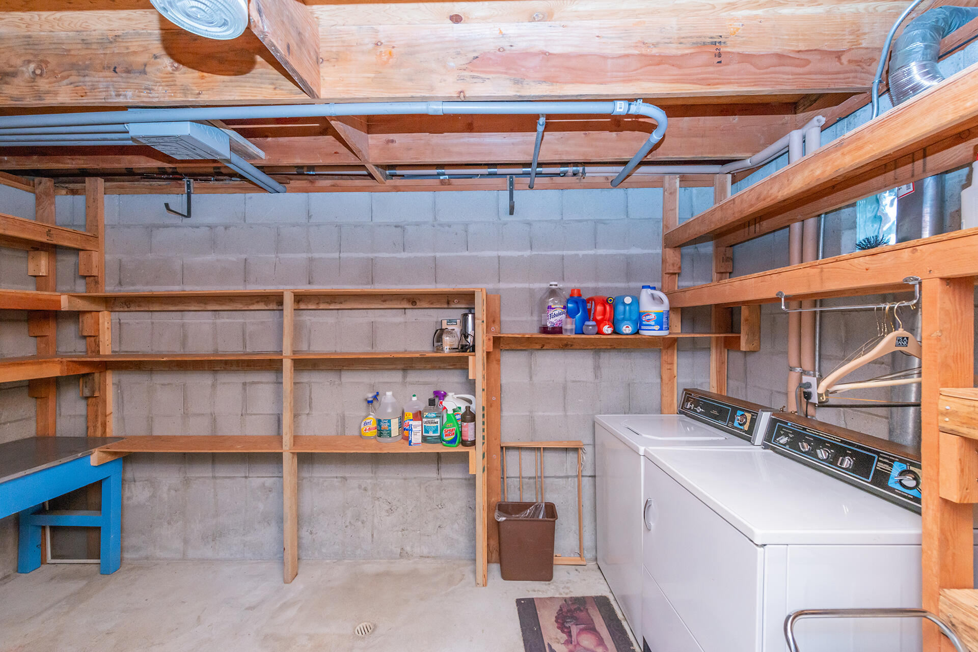 8341 East Side Road Trinity Center, CA 96091 - Photo 75 of 79 a utility room with dryer and washer
