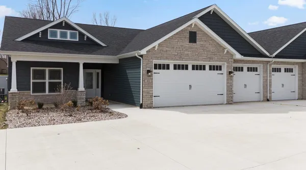 $479,900 | 60 Ln 520 Lake, Unit 19, Fremont, IN 46737