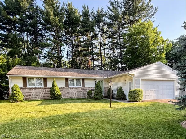 $307,000 | 152 Meadow Drive, Elyria, OH 44035