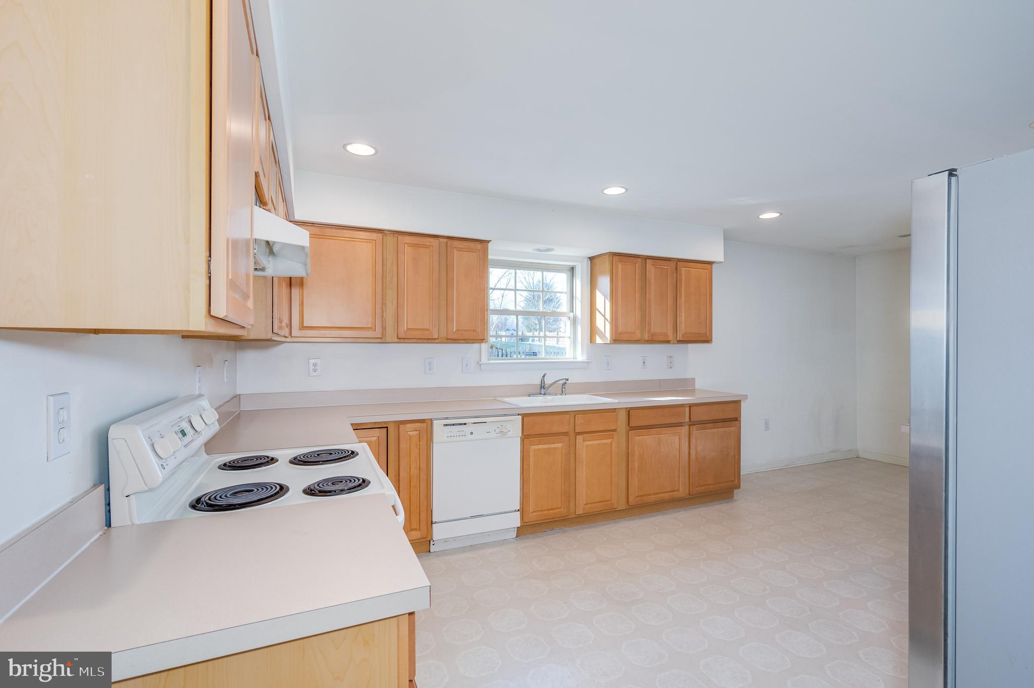 72 Mercer Lane Falling Waters, WV 25419 - Photo 17 of 45