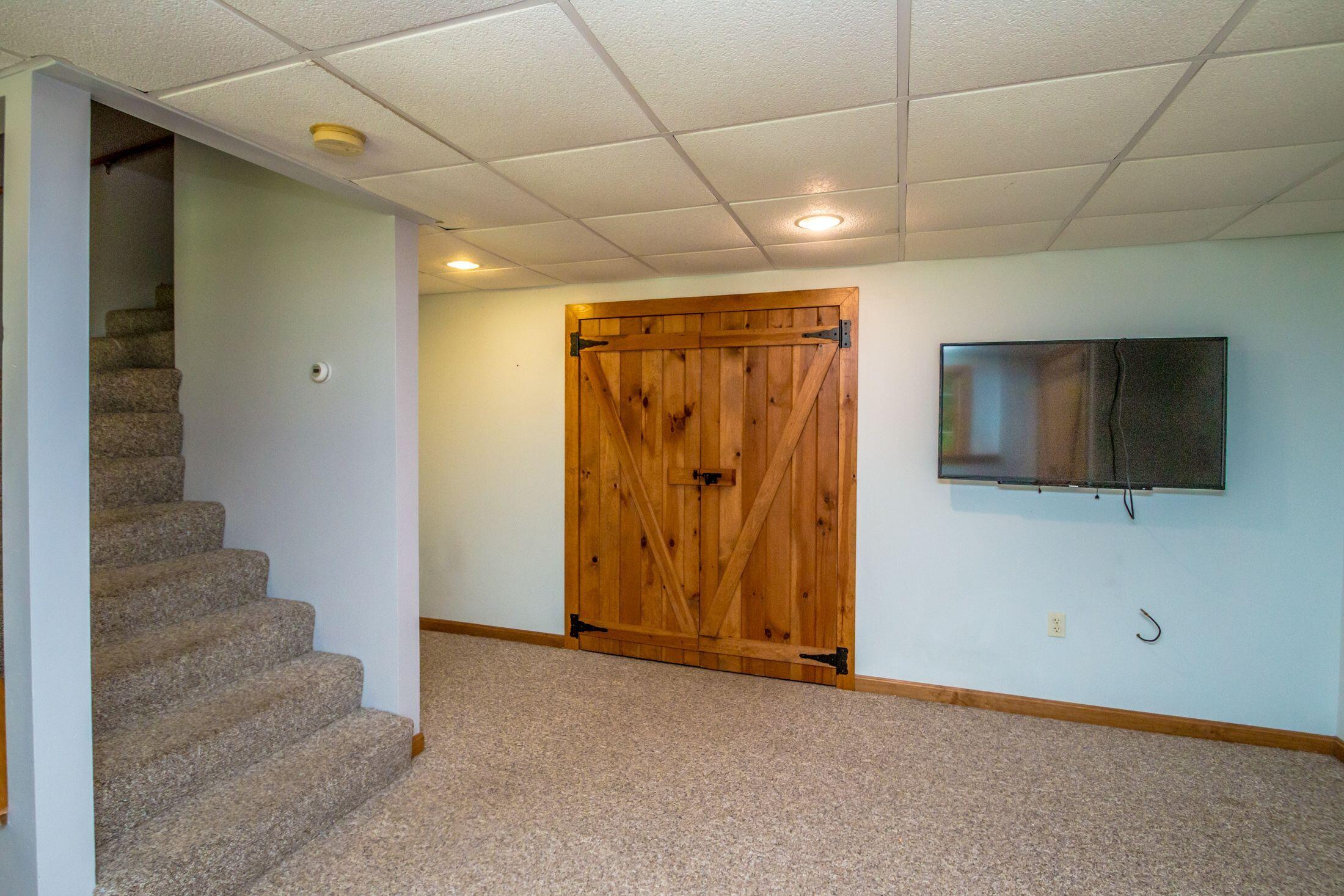 321 Riverbend Road Brownfield, ME 04010 - Photo 18 of 42 321loweroffice