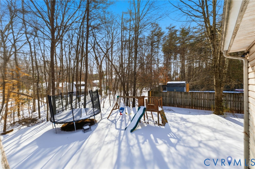 204 Village Court Ruther Glen, VA 22546 - Photo 20 of 27 a view of outdoor space with seating