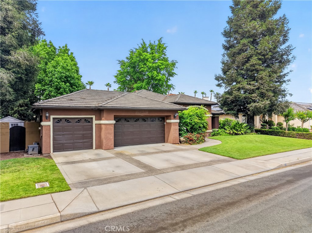 3505 Doubletree Way Madera, CA 93637 - Photo 3 of 45