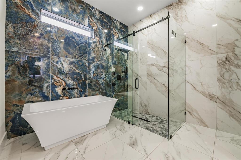 2305 West Kentucky Avenue Tampa, FL 33607 - Photo 14 of 26 a view of a bathroom