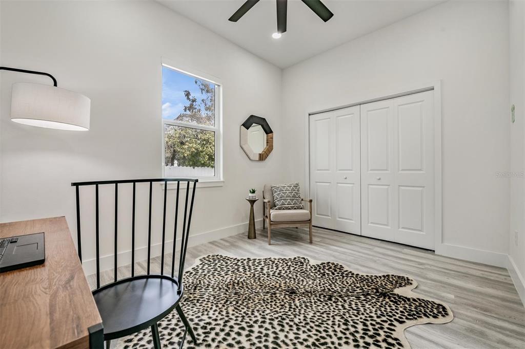 2305 West Kentucky Avenue Tampa, FL 33607 - Photo 17 of 26 a living room with furniture