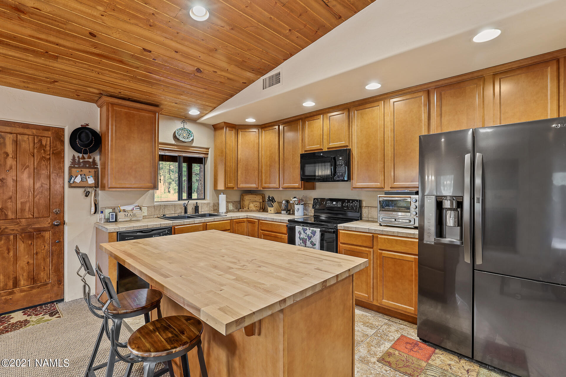 1678 North Spring Valley Road Parks, AZ 86018 - Photo 4 of 20 Kitchen