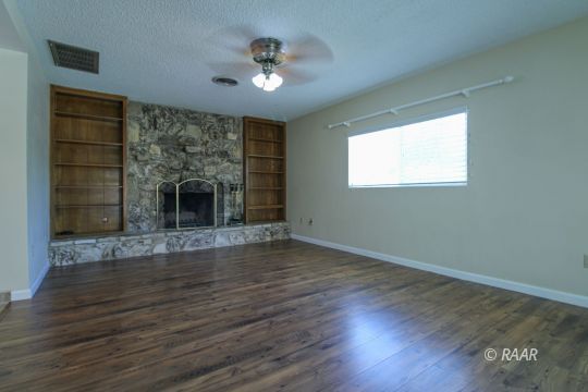225 South Locust Street Ridgecrest, CA 93555 - Photo 14 of 35