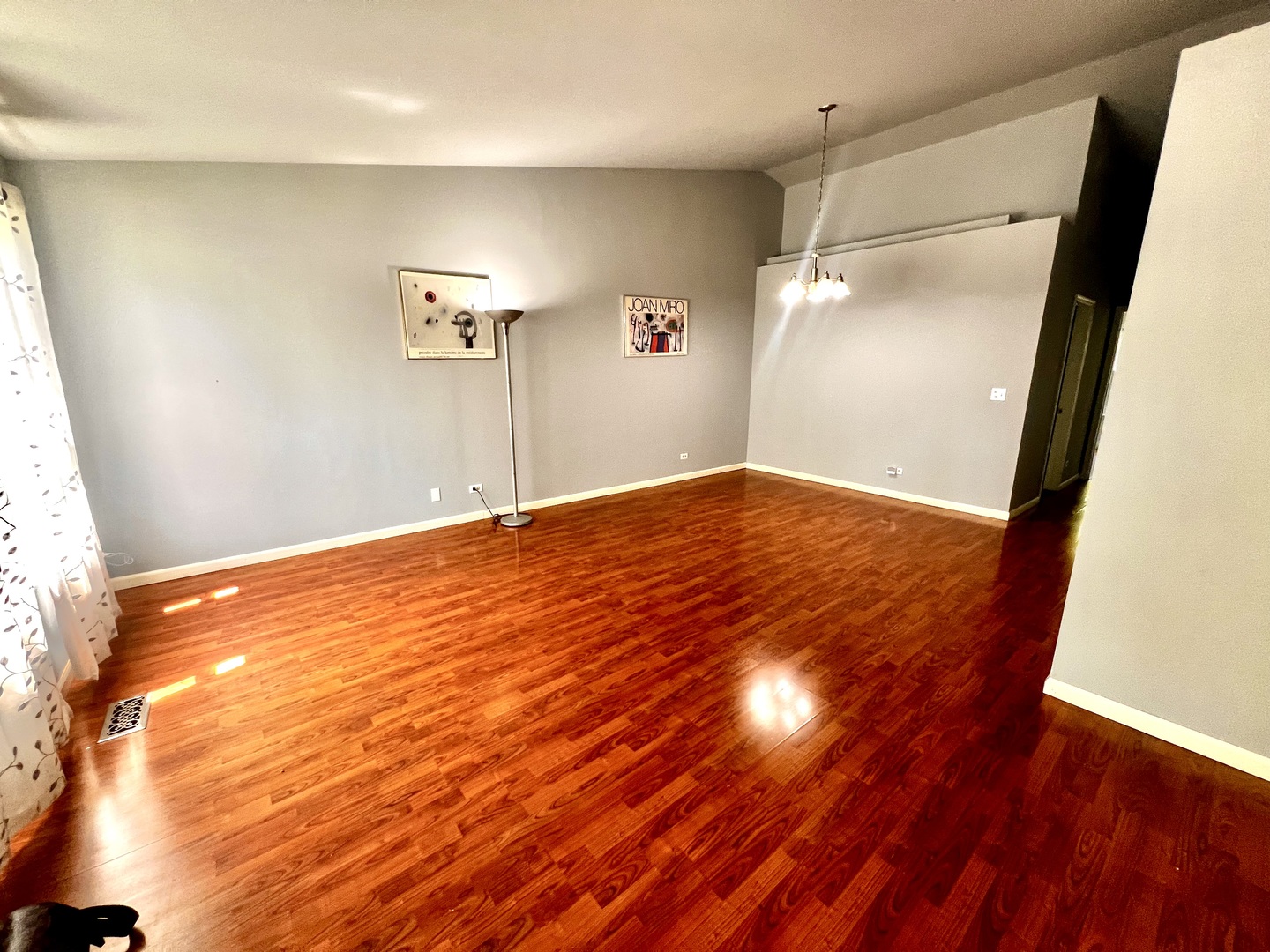 43 Sandhurst Road Mundelein, IL 60060 - Photo 2 of 12 Gallery Image 2