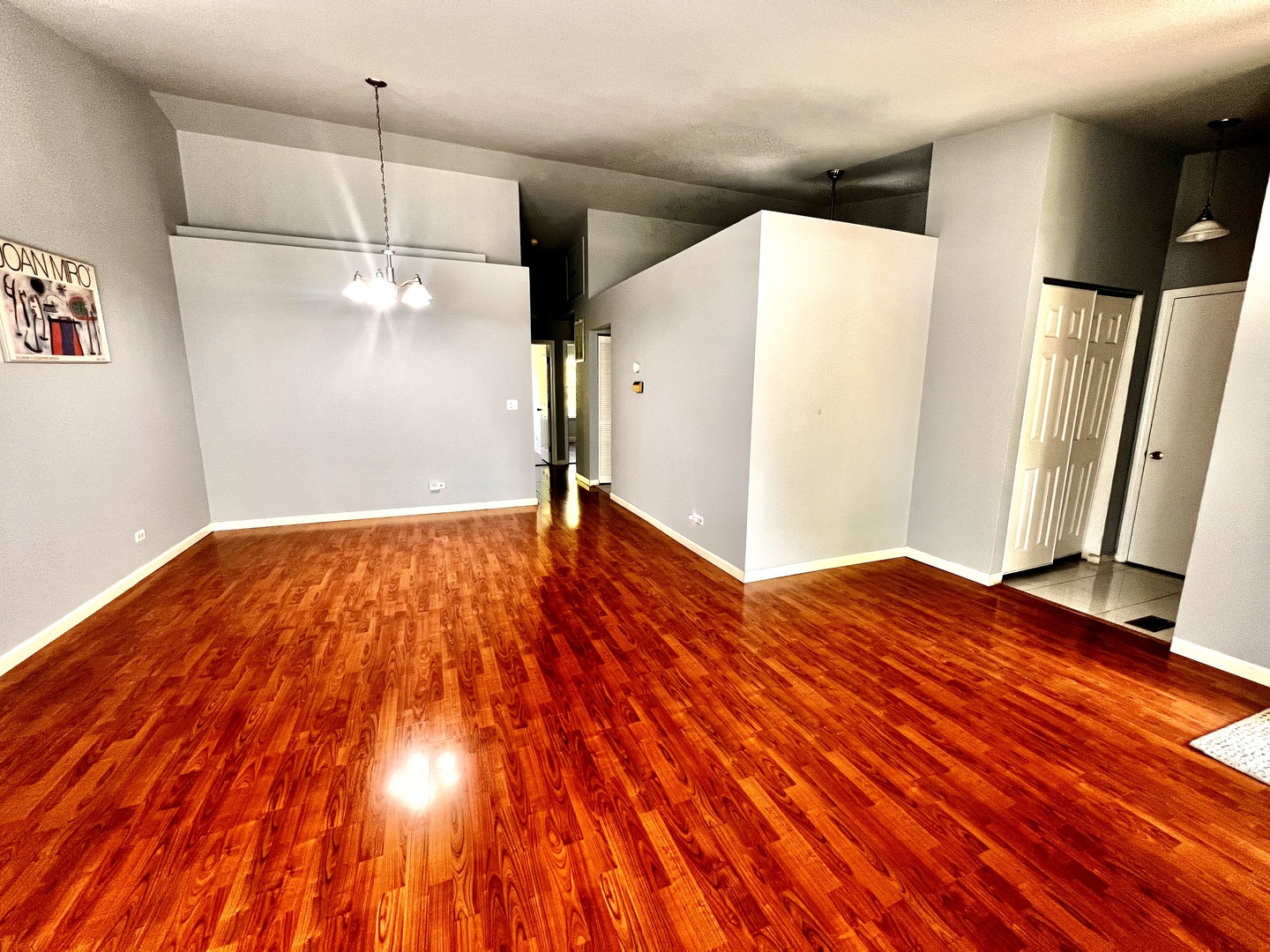 43 Sandhurst Road Mundelein, IL 60060 - Photo 3 of 12 Gallery Image 3