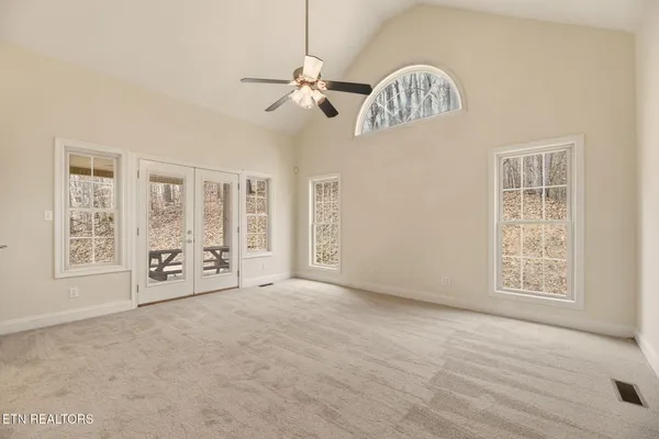 $699,900 | 321 West Bullrun Valley Drive, Heiskell, TN 37754