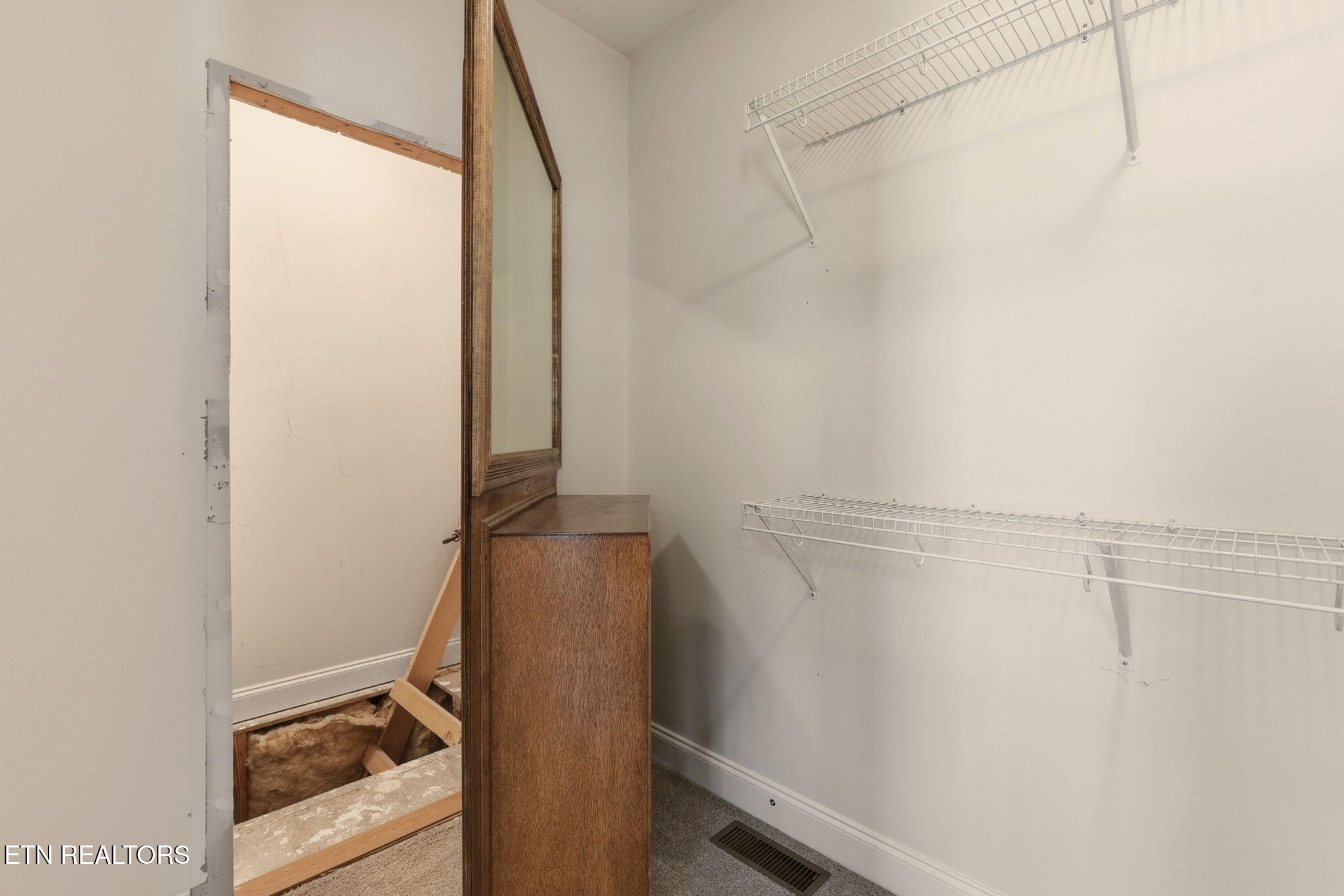 321 West Bullrun Valley Drive Heiskell, TN 37754 - Photo 21 of 58 21-web-or-mls-BllrnVlly321 (15)