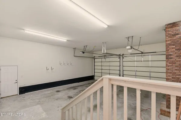 $699,900 | 321 West Bullrun Valley Drive, Heiskell, TN 37754