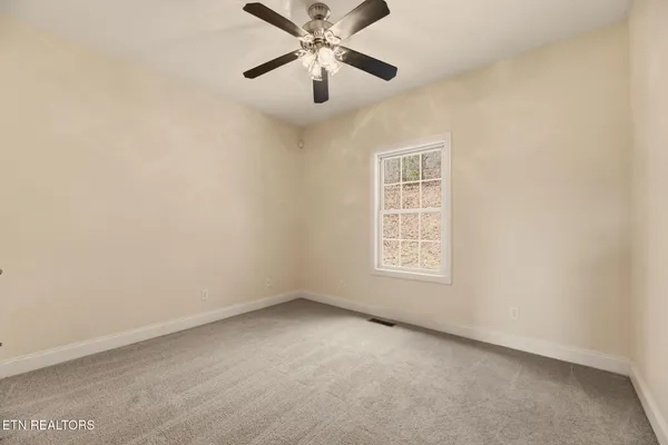 $699,900 | 321 West Bullrun Valley Drive, Heiskell, TN 37754