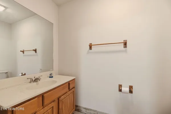 $699,900 | 321 West Bullrun Valley Drive, Heiskell, TN 37754