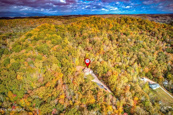 $699,900 | 321 West Bullrun Valley Drive, Heiskell, TN 37754