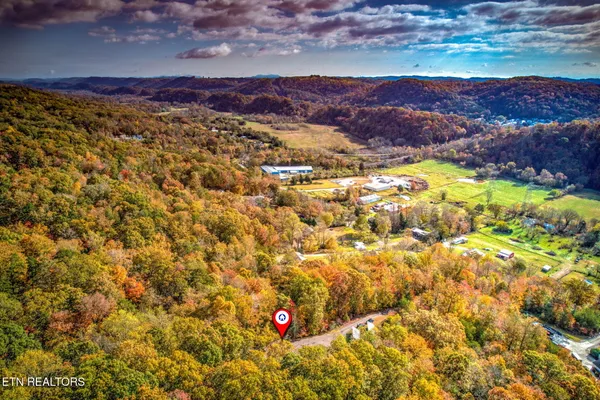 $699,900 | 321 West Bullrun Valley Drive, Heiskell, TN 37754