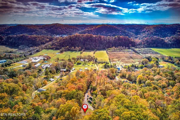 $699,900 | 321 West Bullrun Valley Drive, Heiskell, TN 37754