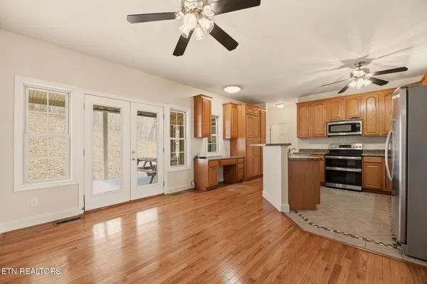 $699,900 | 321 West Bullrun Valley Drive, Heiskell, TN 37754