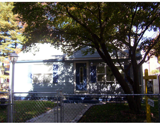 142 Rollins Street Springfield, MA 01109 - Photo 1 of 1