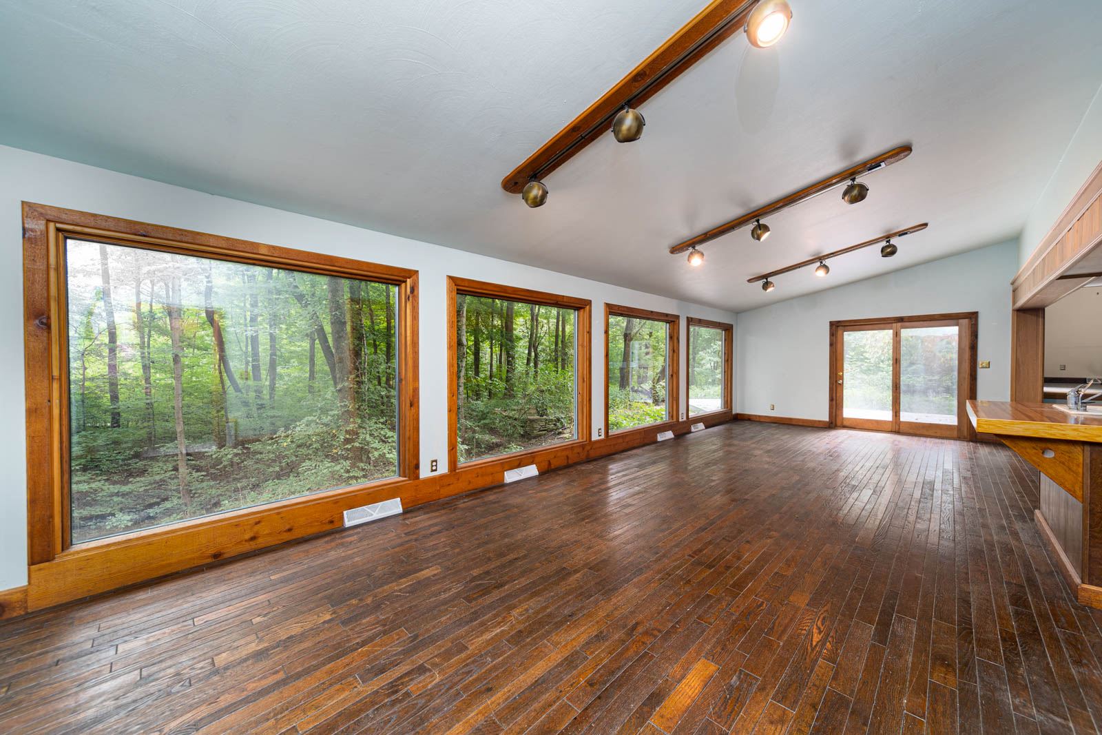 21340 Kern Road South Bend, IN 46614 - Photo 17 of 36 Gallery Image 17