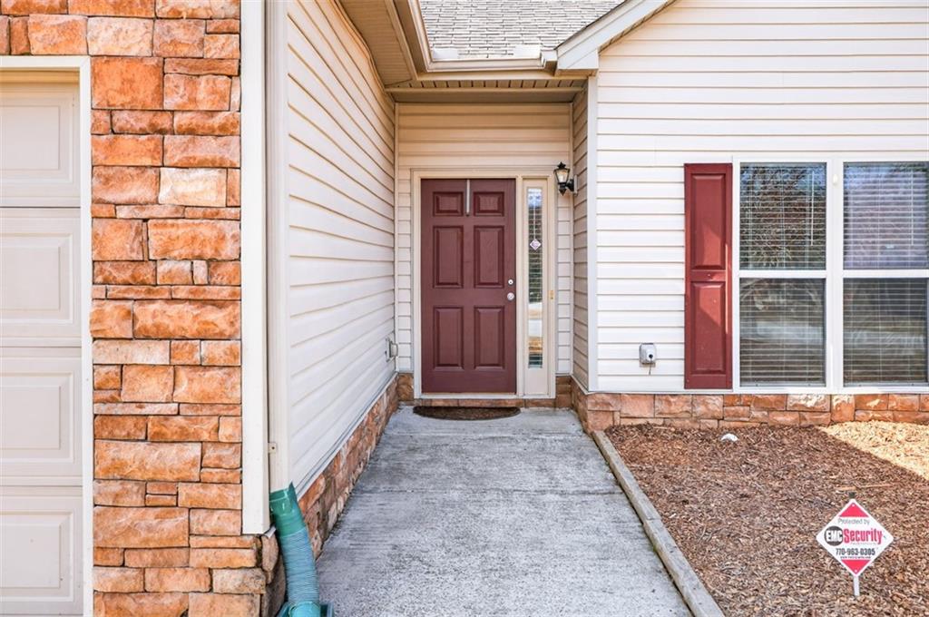 1412 Silvergate Way Winder, GA 30680 - Photo 2 of 30