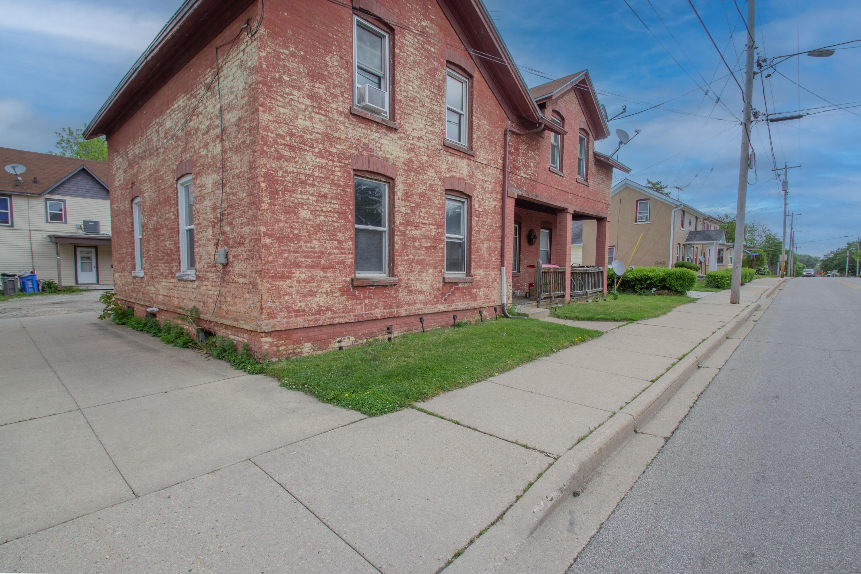 504 East Division Street, Unit 506 Watertown, WI 53098 - Photo 3 of 5 504 E Divison Street