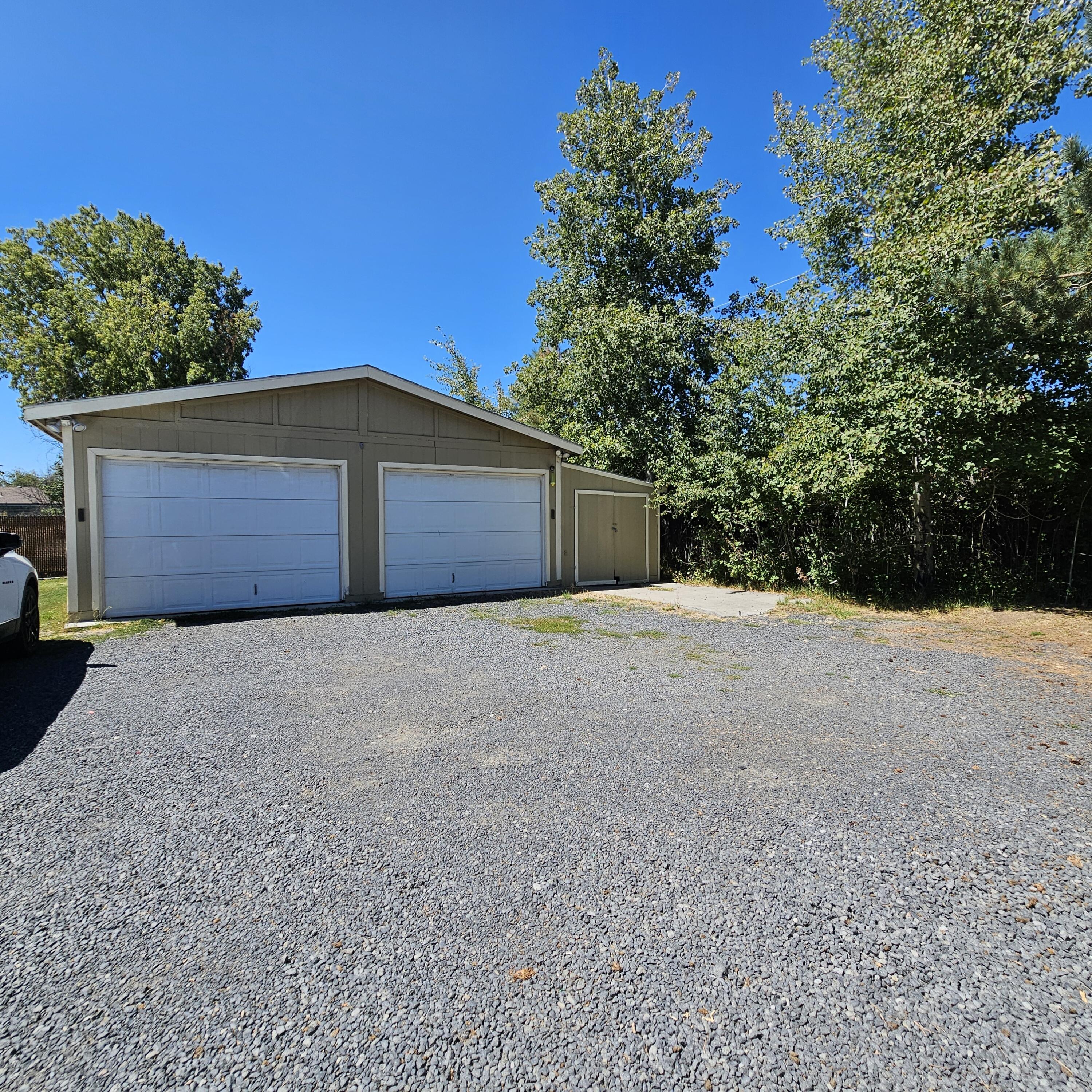 5104 Homedale Road Klamath Falls, OR 97603 - Photo 5 of 38 20250819_134652