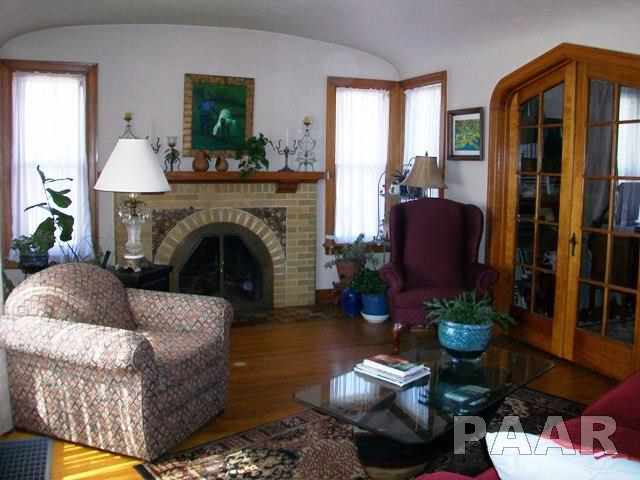 389 West Chestnut Street Canton, IL 61520 - Photo 4 of 36 Gallery Image 4