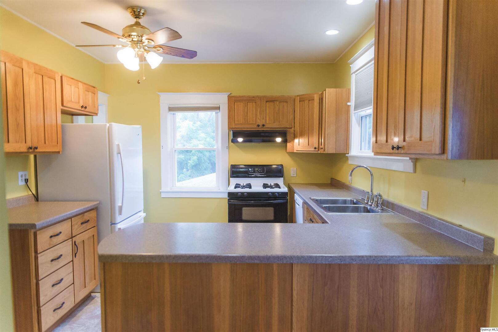 3321 State Street Quincy, IL 62301 - Photo 7 of 30 Gallery Image 7