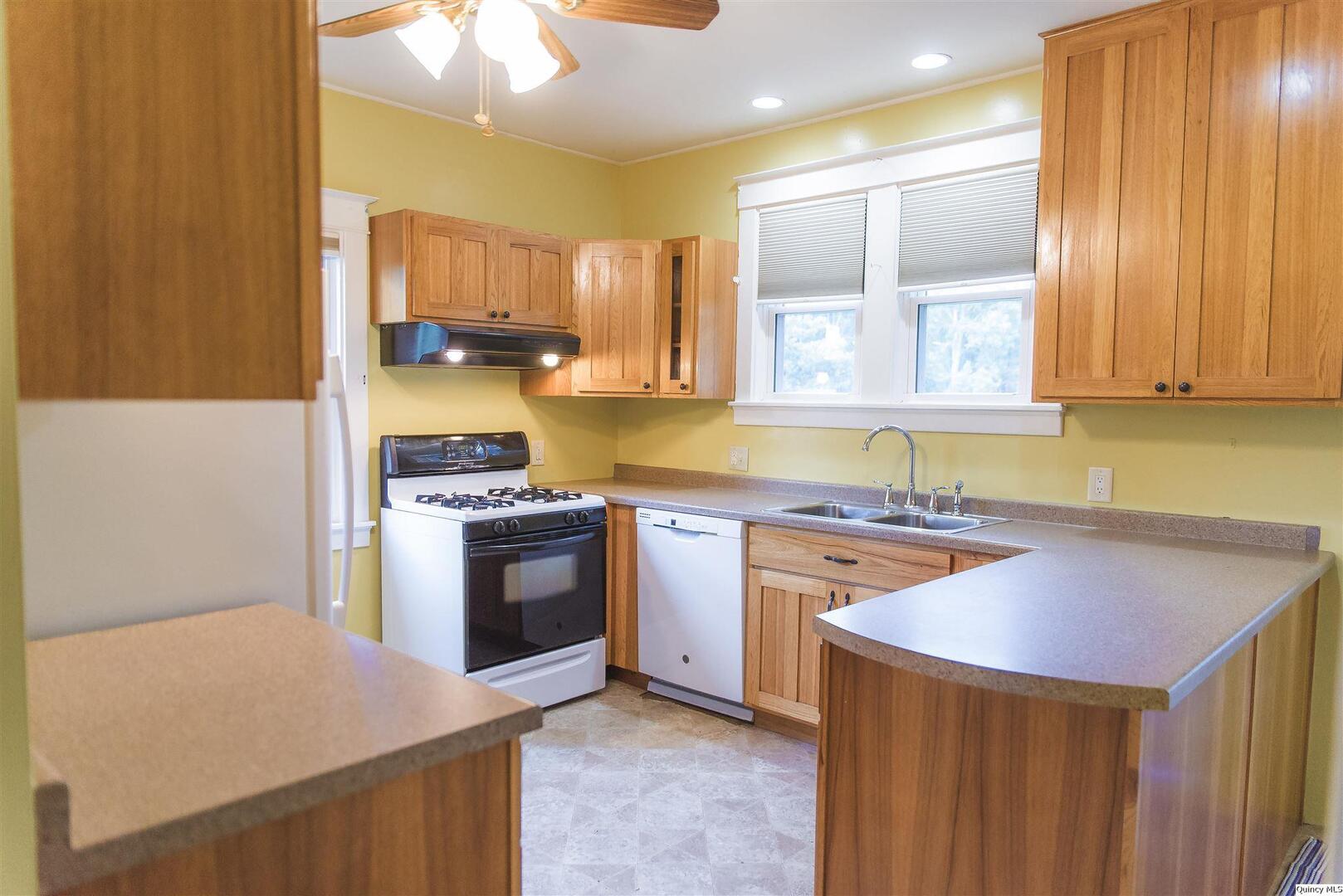 3321 State Street Quincy, IL 62301 - Photo 9 of 30 Gallery Image 9