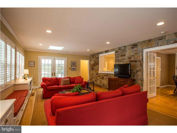 45 Briar Road Wayne, PA 19087 - Photo 2 of 18 Family Room
