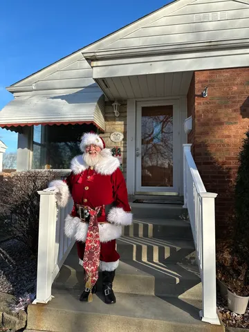 $347,500 | 9221 South Avers Avenue, Evergreen Park, IL 60805