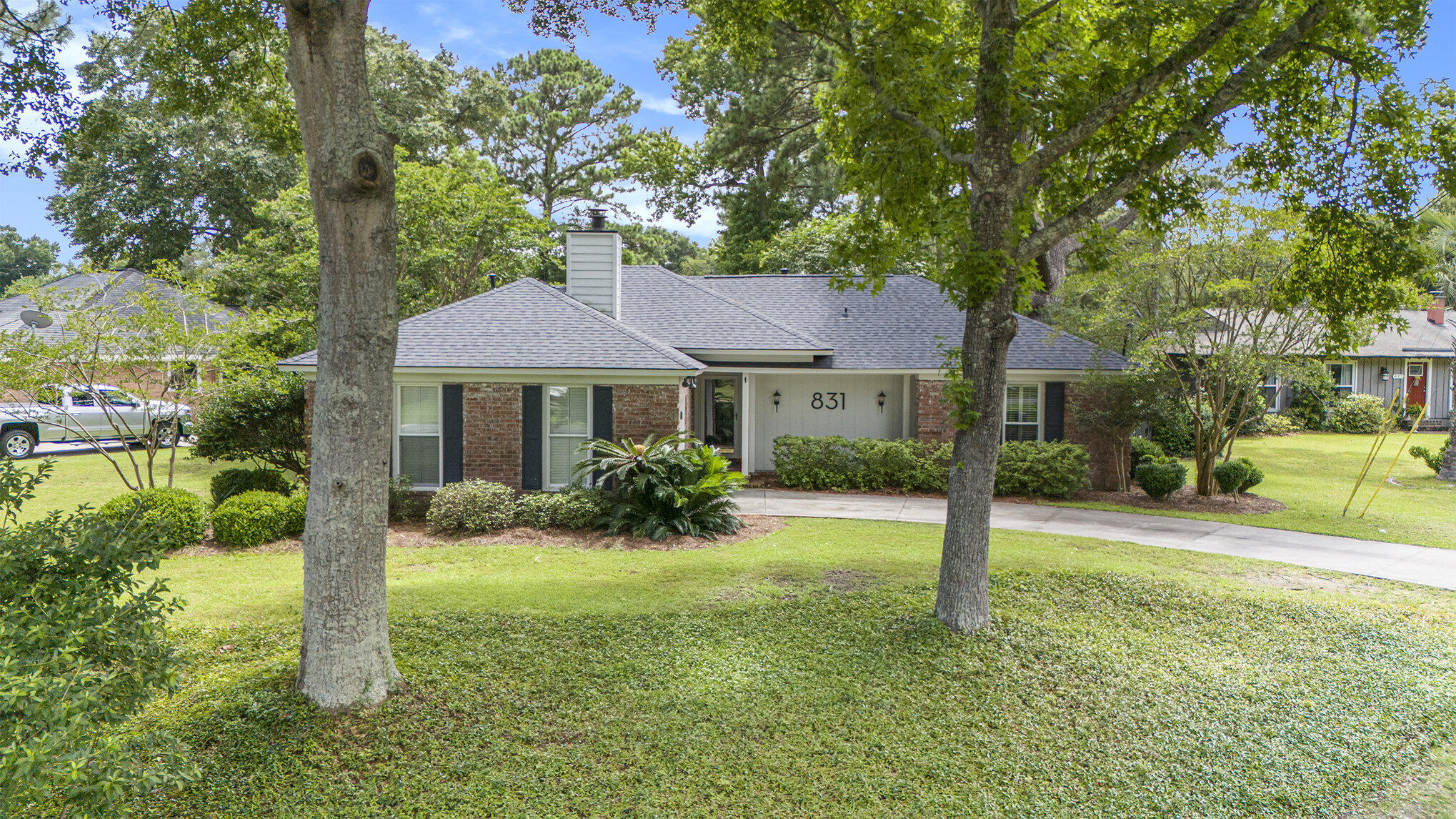 831 Farnham Road Charleston, SC 29412 - Photo 6 of 45 006_dji_20240702141429_0029_d