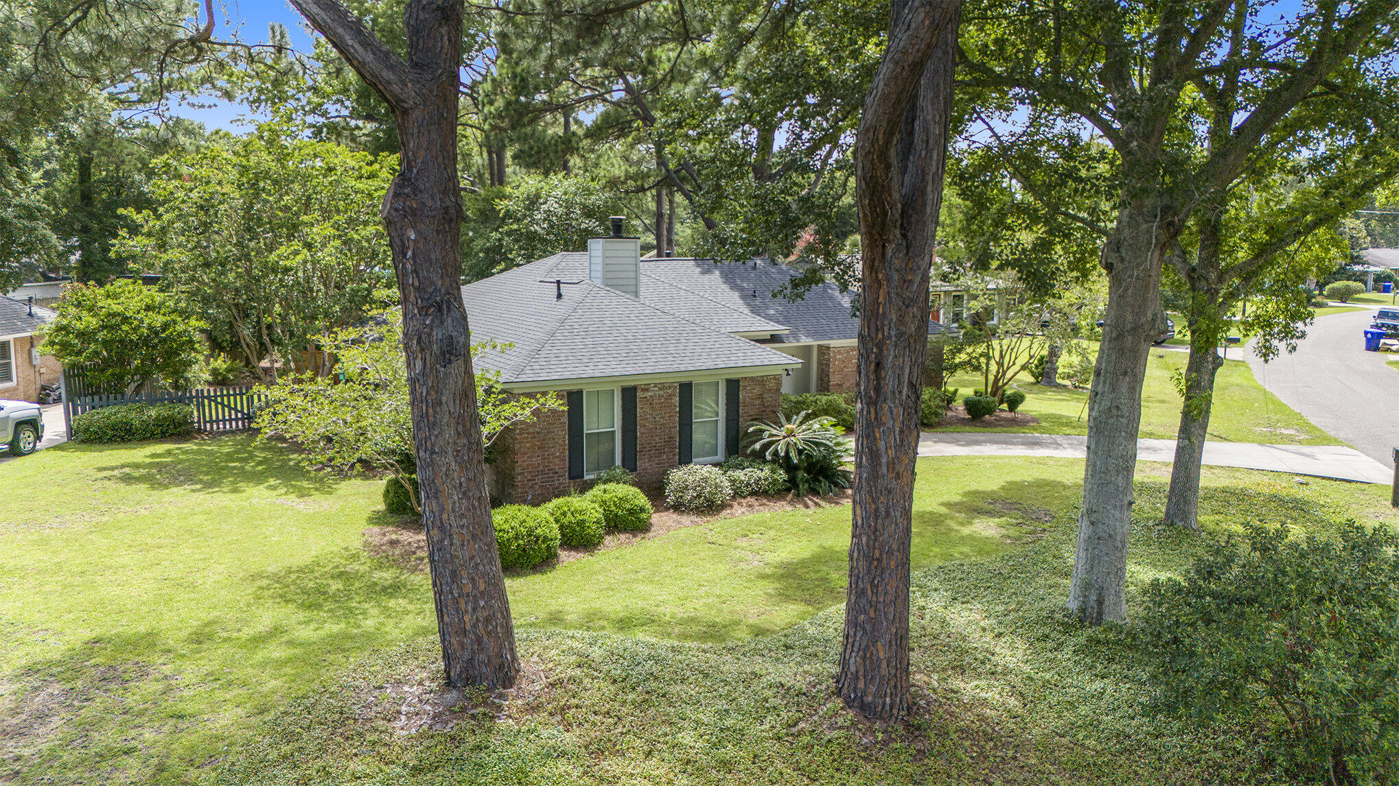831 Farnham Road Charleston, SC 29412 - Photo 8 of 45 008_dji_20240702141706_0035_d