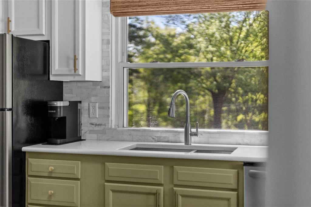 3566 Green Garden Road Aliquippa, PA 15001 - Photo 13 of 50 a sink with a window