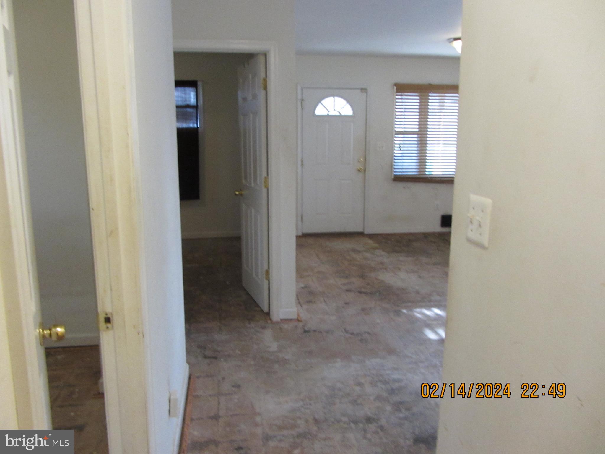 7801 Greenleaf Road Hyattsville, MD 20785 - Photo 38 of 51 an empty room with windows and closet