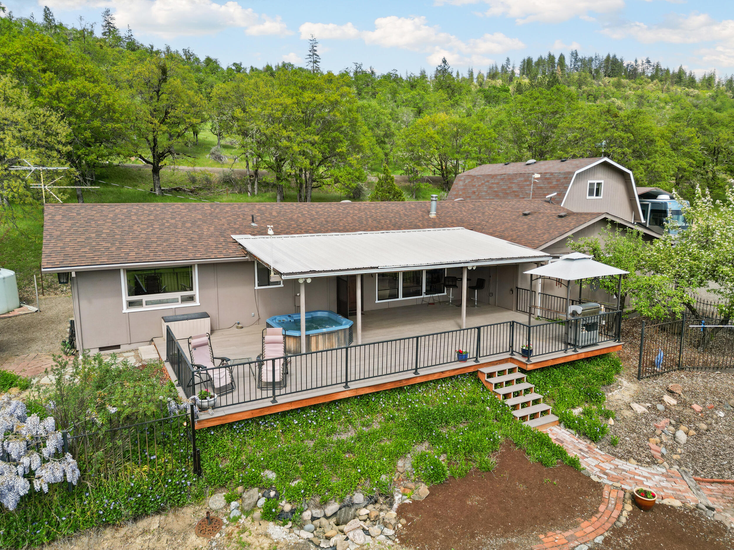 14845 Meadows Road White City, OR 97503 - Photo 27 of 43 50_14845 meadows road - drone - 10