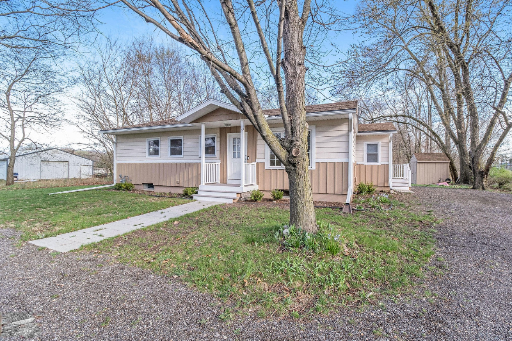 602 Marsh Road Plainwell, MI 49080 - Photo 2 of 29 DSCF9734