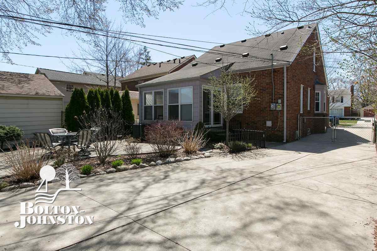 1616 Hampton Road Grosse Pointe Woods, MI 48236 - Photo 29 of 29