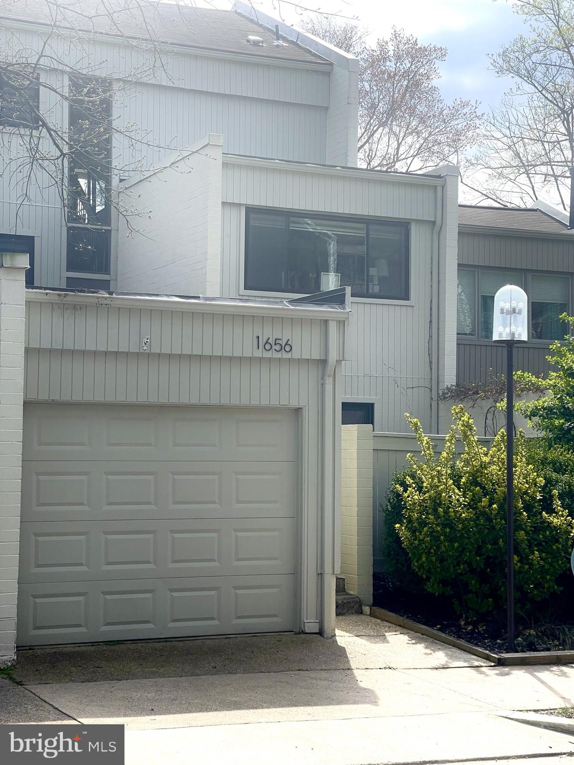 1656 Waters Edge Lane Reston, VA 20190 - Photo 3 of 83 One car garage