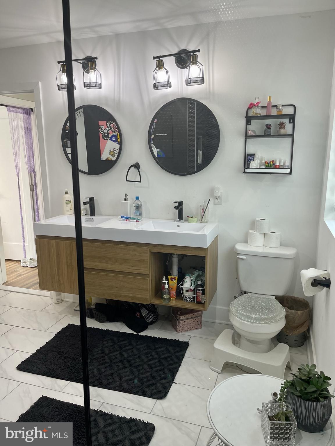 1656 Waters Edge Lane Reston, VA 20190 - Photo 59 of 83 Shared full bath in 4th level